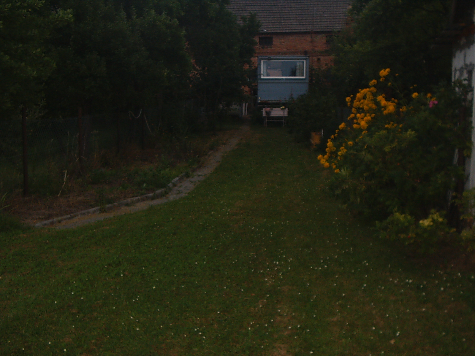 Read more about the article Confession Anonyme : Baisée par un Pompier devant Mon Mari à Bordeaux