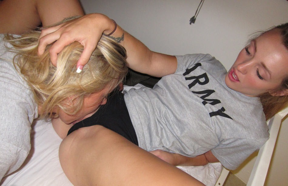 You are currently viewing Confession Anonyme : Ma Nuit Brûlante à l’Auberge, Coulottes Mouillées et Plaisir Interdit