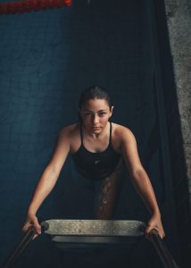 Read more about the article Confession Anonyme : Mon Péché Matinal dans la Serre Interdite