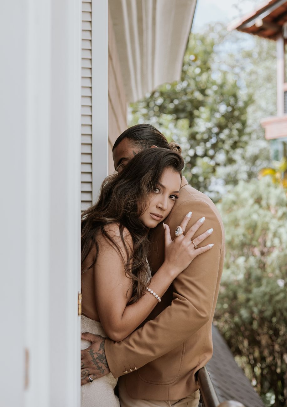 Read more about the article Confession brûlante : Baisée dans l’ombre devant les filles nues